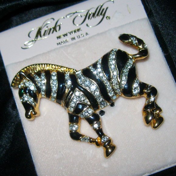 Kirks Folly – Anello Aperto Charm Incantatore, Argentone, Pendente Con Bue, Strega Buona